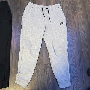 Nike Tech pants size small, Used, no visible flaws in good condition.